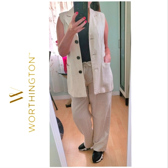 Worthington Jackets & Blazers - Worthington Ladie's Sleeveless Blazer ❤️